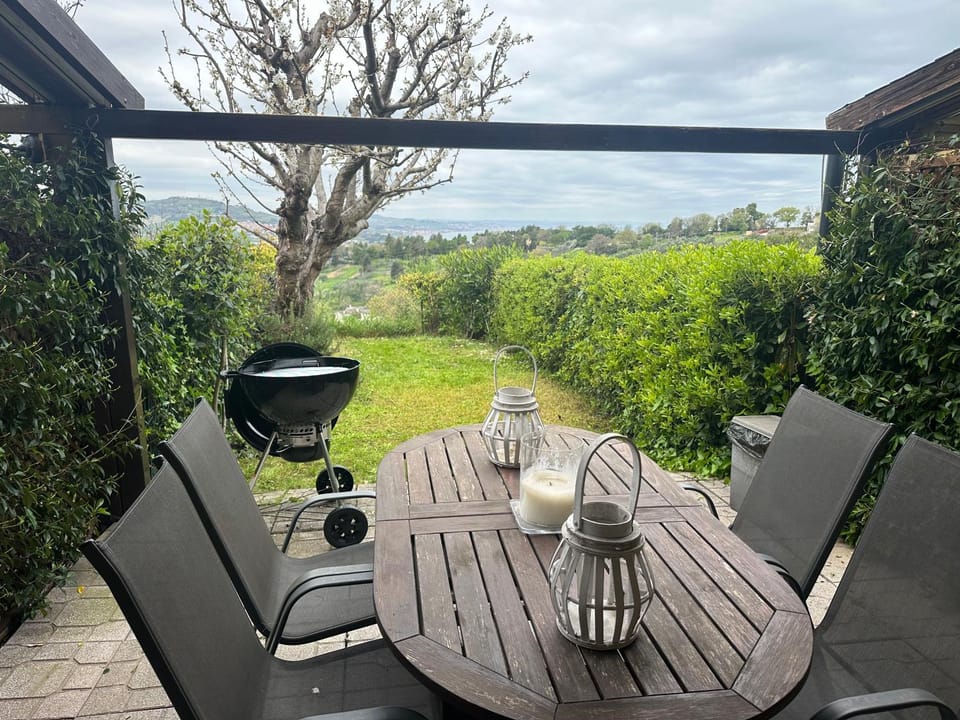 Il Ciliegio - House with Garden & Wonderful View House in Marche