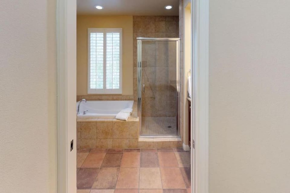 LV003 Upstairs LV Studio with a Fountain View Apartment in Indian Wells