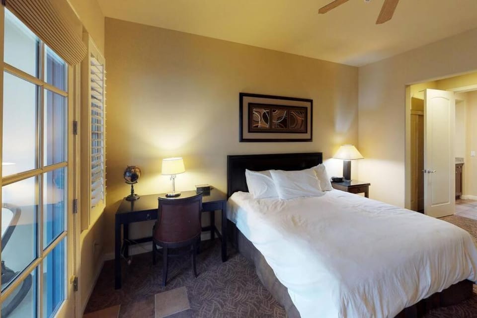 LV005 Downstairs Studio Just Steps from the Pool Apartment in Indian Wells
