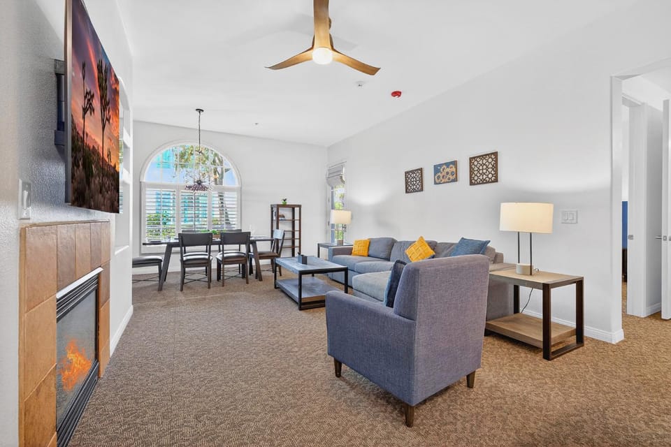 LV108 Centrally Located 1 Bedroom Legacy Villa Apartment in Indian Wells