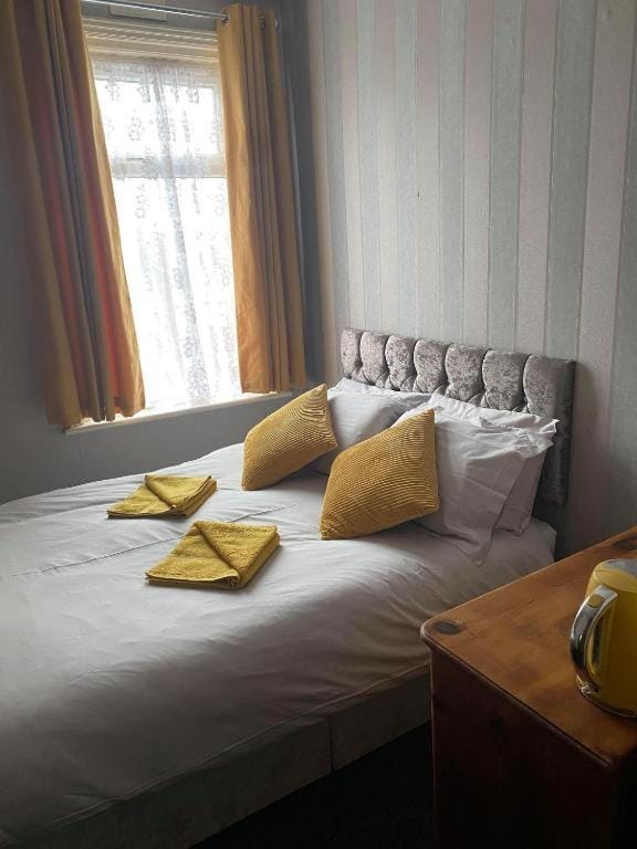 JEANNE Bed and Breakfast in Blackpool