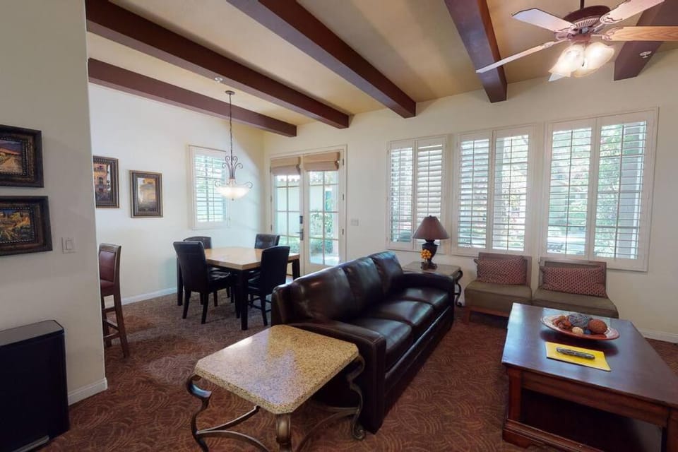 LV202 Downstairs 2 Bedroom Steps from the Pool Apartment in Indian Wells