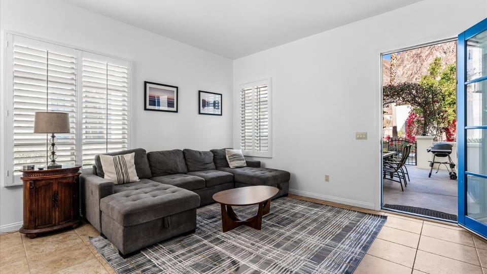LV301 Awesome 3 Bedroom Legacy Villas Townhome Apartment in Indian Wells