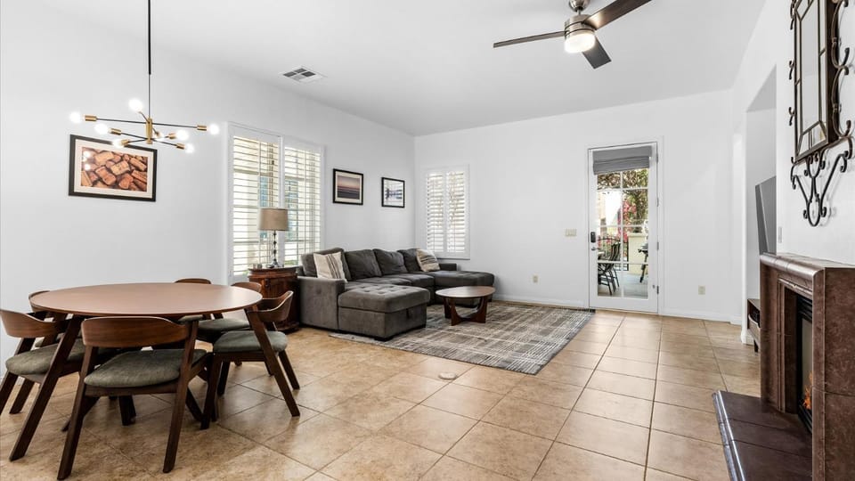 LV301 Awesome 3 Bedroom Legacy Villas Townhome Apartment in Indian Wells