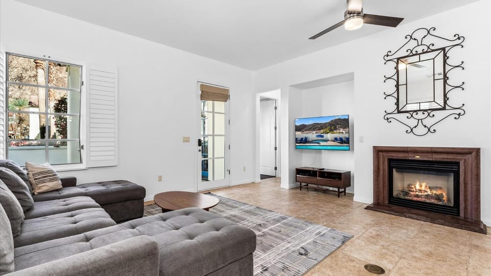 LV301 Awesome 3 Bedroom Legacy Villas Townhome Apartment in Indian Wells