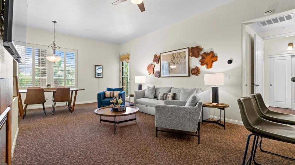 LV105 Upstairs 1 Bedroom Overlooking the Pool Apartment in Indian Wells