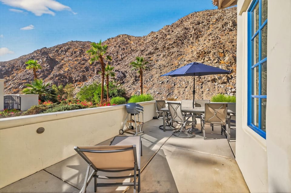 LV305 Legacy Villas Townhome w Expansive Patio Apartment in Indian Wells