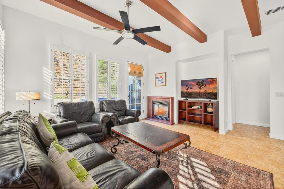 LV305 Legacy Villas Townhome w Expansive Patio Apartment in Indian Wells