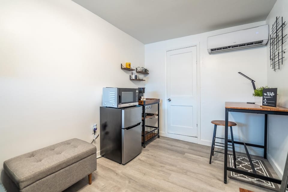 Seating area, Dining area, hair dresser, minibar, air conditioner