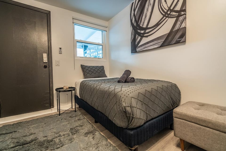 Bed, Seating area, Bedroom