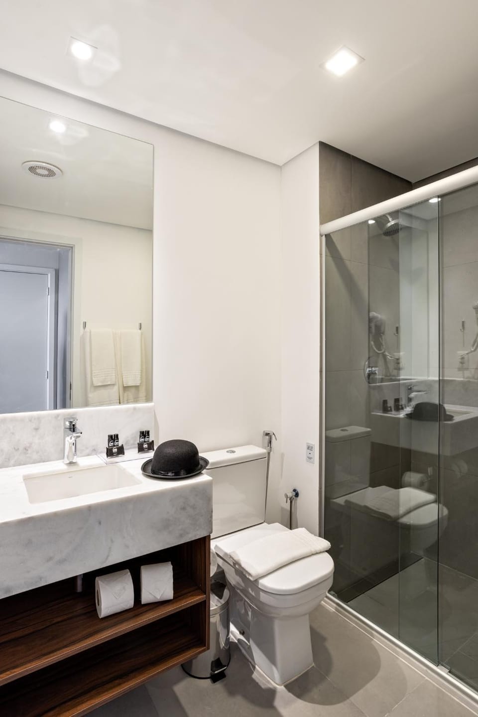 Shower, Bathroom, heating, towels