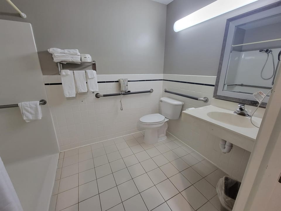 Bathroom, towels