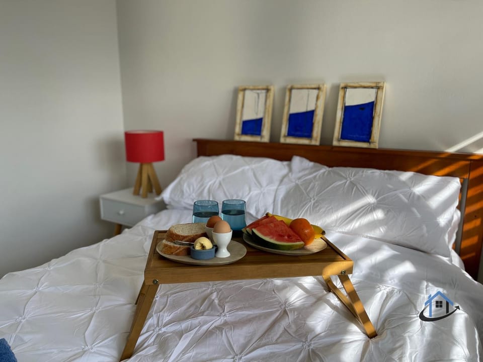 Bed, Bedroom, Breakfast