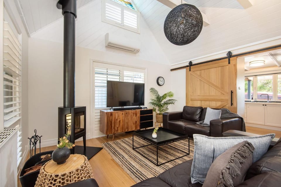 TV and multimedia, Living room, air conditioner