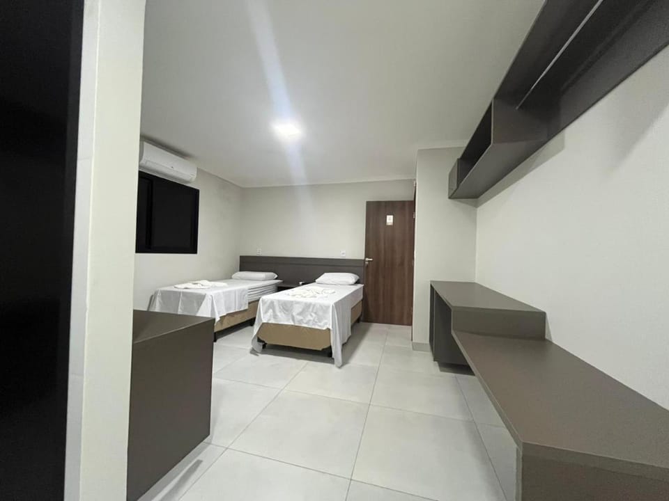 Bed, TV and multimedia, Photo of the whole room, Bedroom, locker