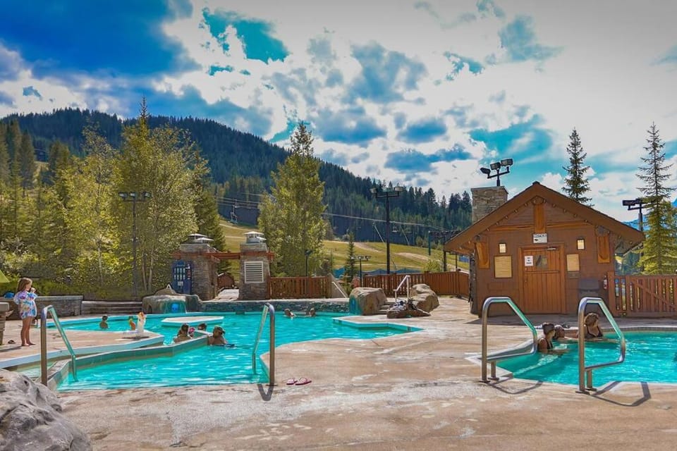 Hot Tub, Swimming pool