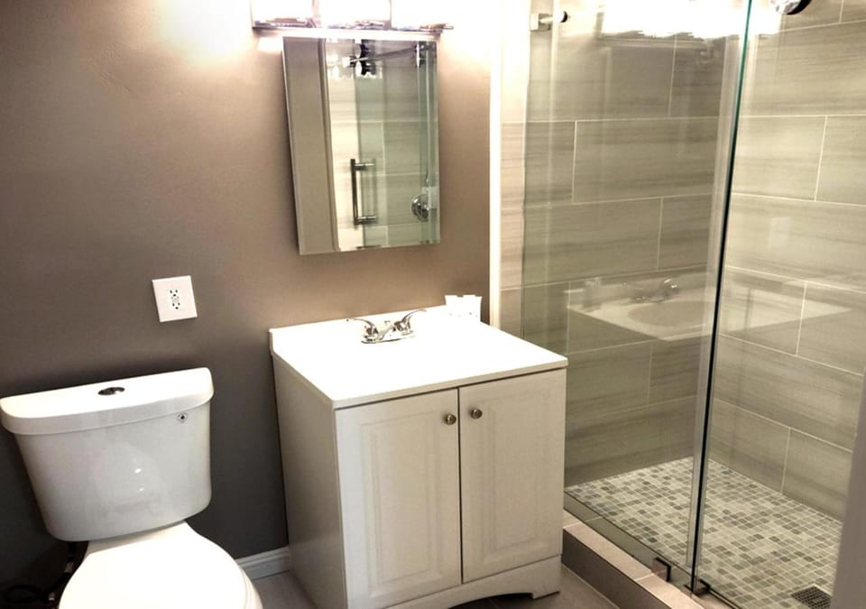 Shower, Toilet, Bathroom