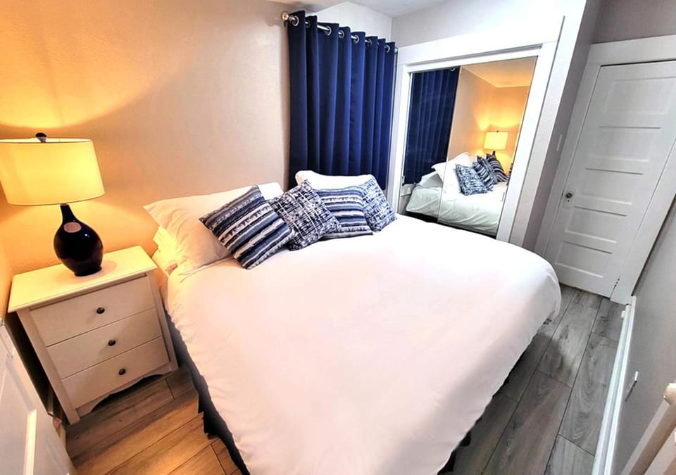 Bed, Bedroom, wardrobe
