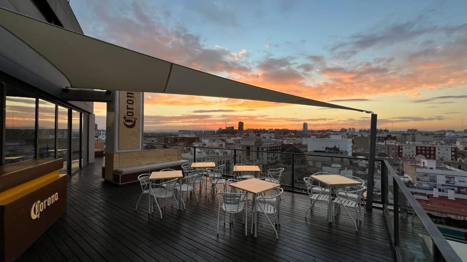 Balcony/Terrace, City view