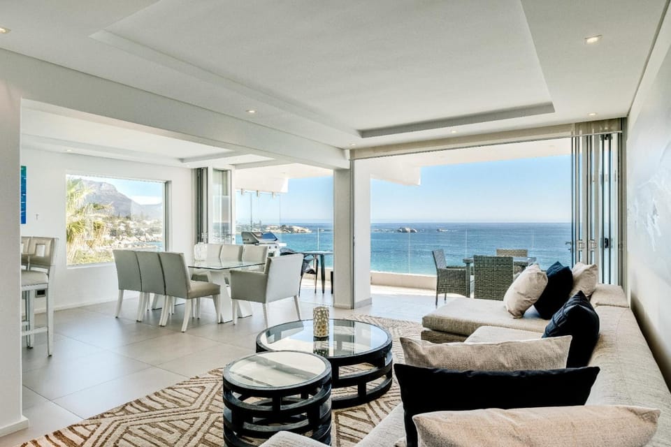 View (from property/room), Balcony/Terrace, Living room, Seating area, Dining area, Sea view