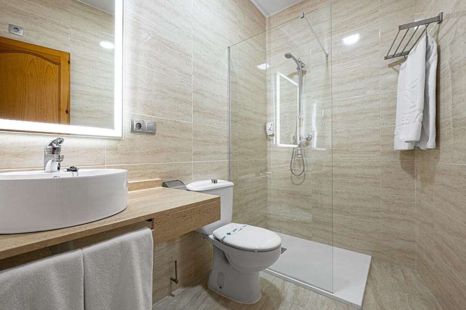 Bathroom, Decorative detail