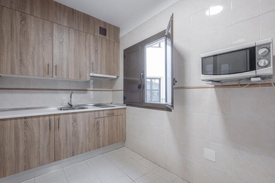 Kitchen or kitchenette, Food and drinks