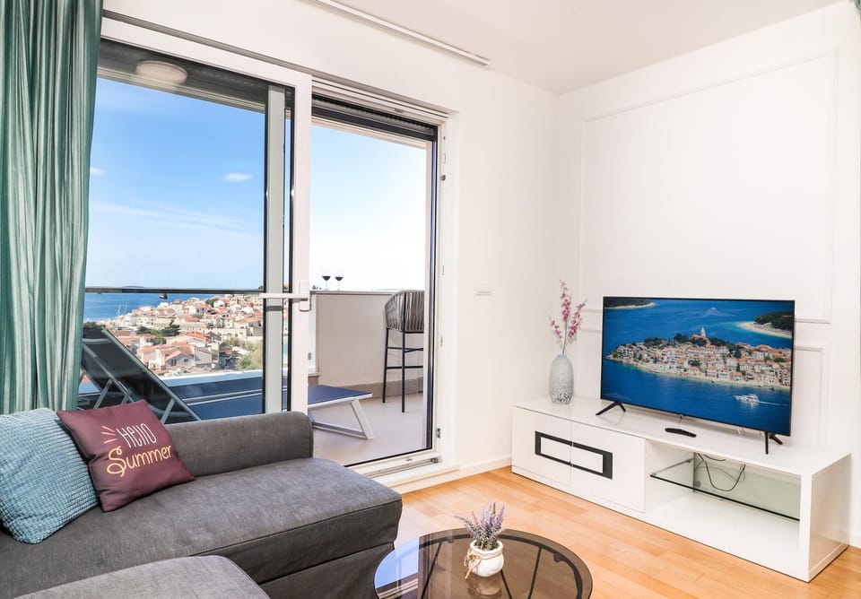TV and multimedia, Living room, Sea view