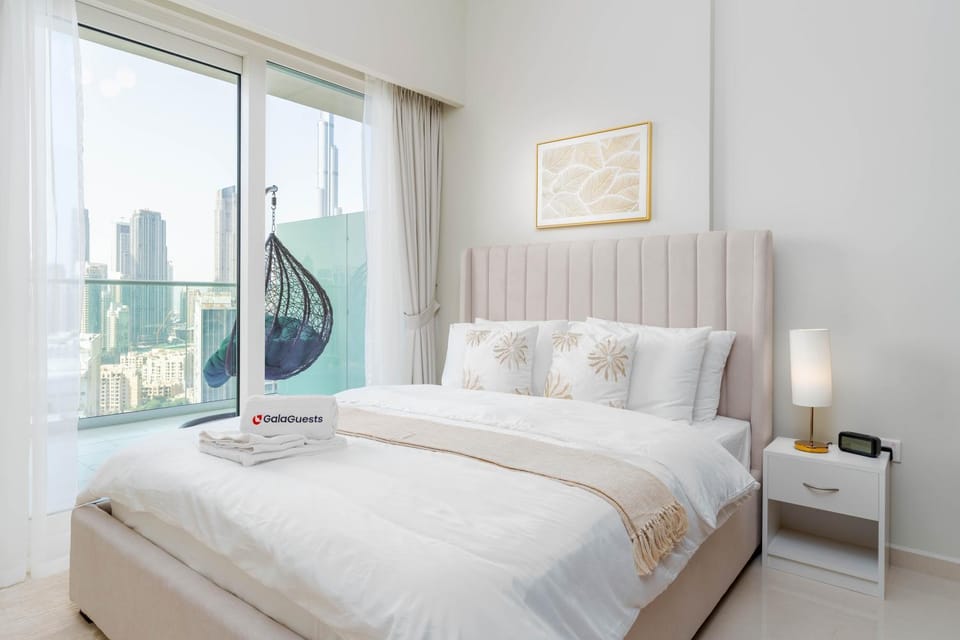 Bed, View (from property/room), Decorative detail, Bedroom, hair dresser, towels