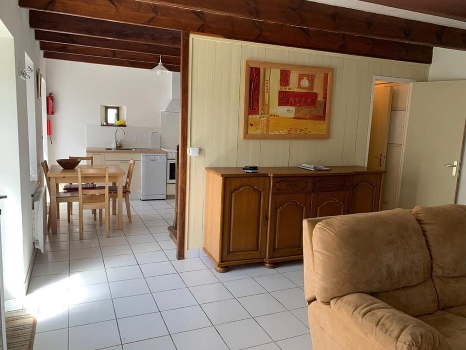 Lake Cottage, in a small village House in Brittany