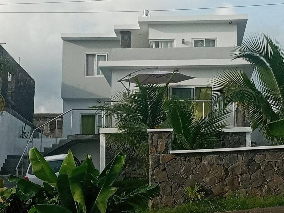 Property building, Patio, Day, Garden, Garden view