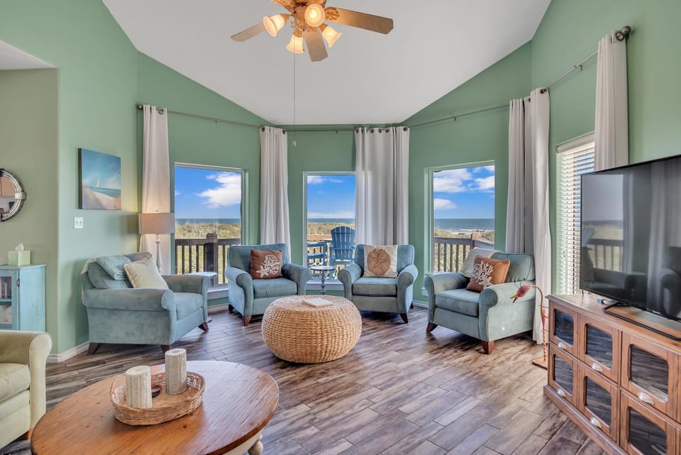 TV and multimedia, View (from property/room), Balcony/Terrace, Living room, Seating area, Sea view, furniture