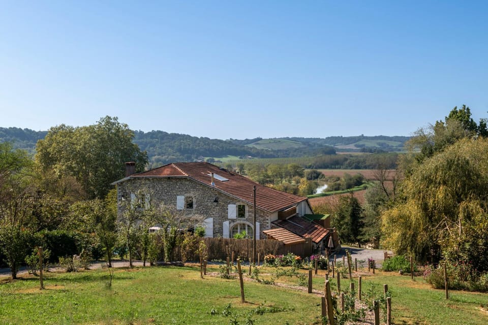 Property building, Day, Natural landscape, Garden, Garden view