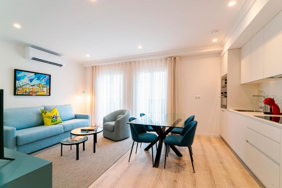 Kitchen or kitchenette, Living room, Dining area