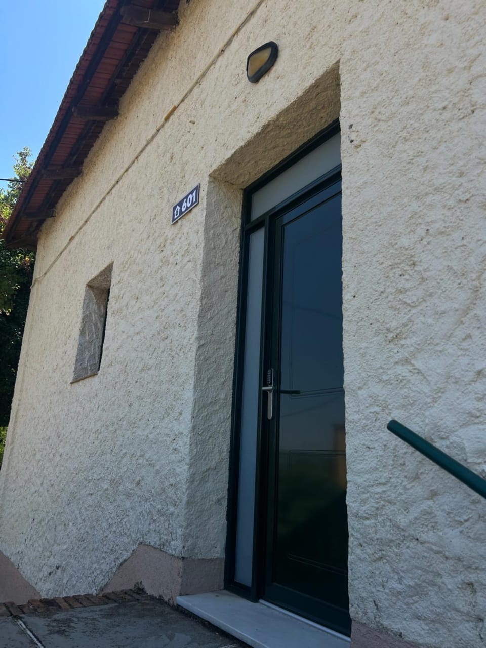 Facade/entrance