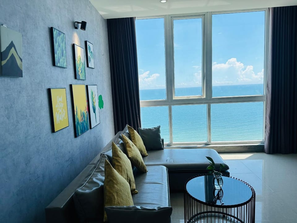 Natural landscape, Living room, Seating area, Lake view, River view, Sea view