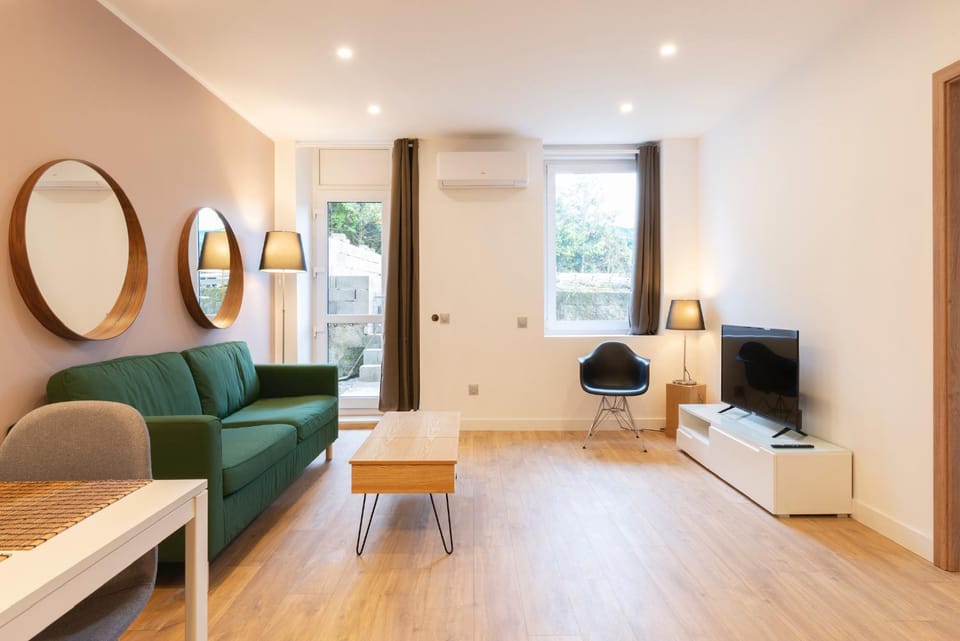 TV and multimedia, Living room, Seating area
