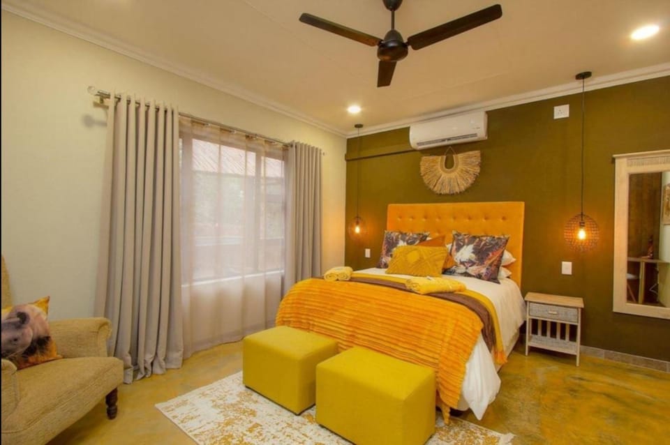 Bed, Bedroom, fireplace