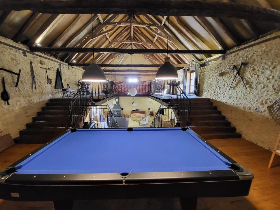 Billiard, Library