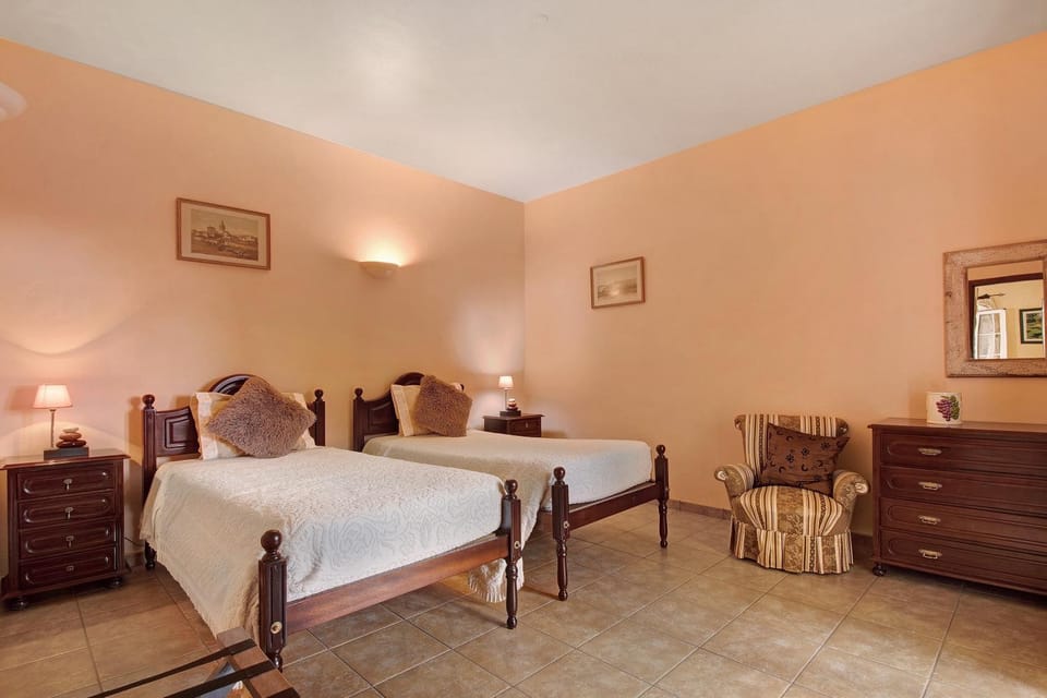 Living room, Bedroom