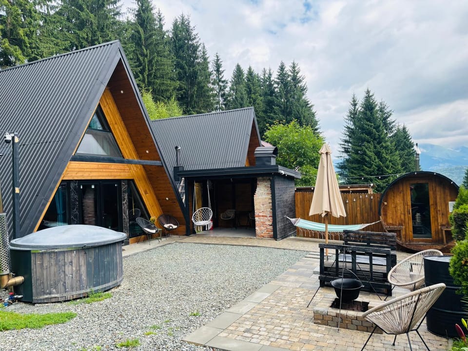 Cabana Green Hill House in Romania