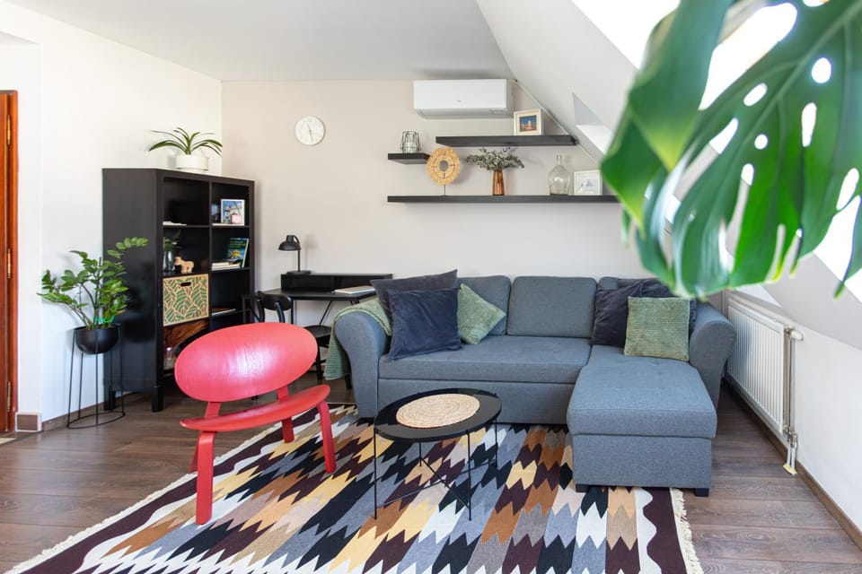 Living room, Photo of the whole room