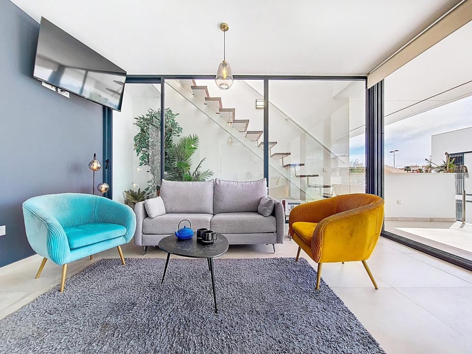 Communal lounge/ TV room, Living room