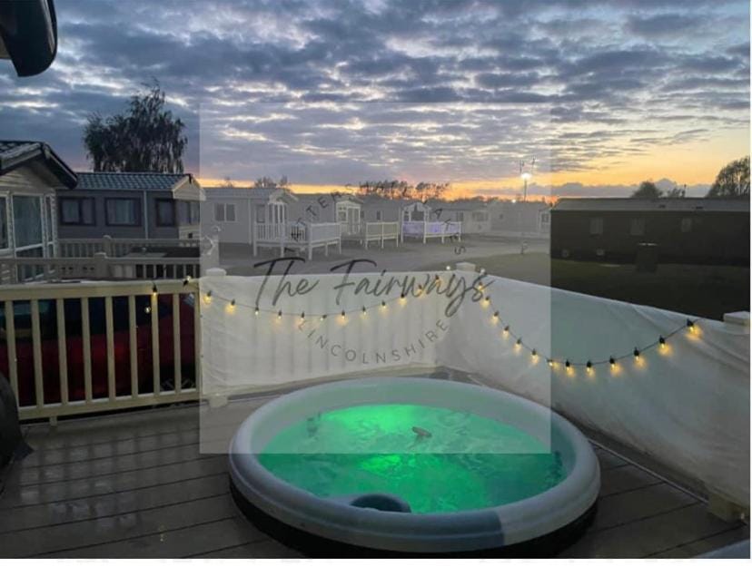 Hot tub breaks Fairways Tattershall lakes House in Tattershall