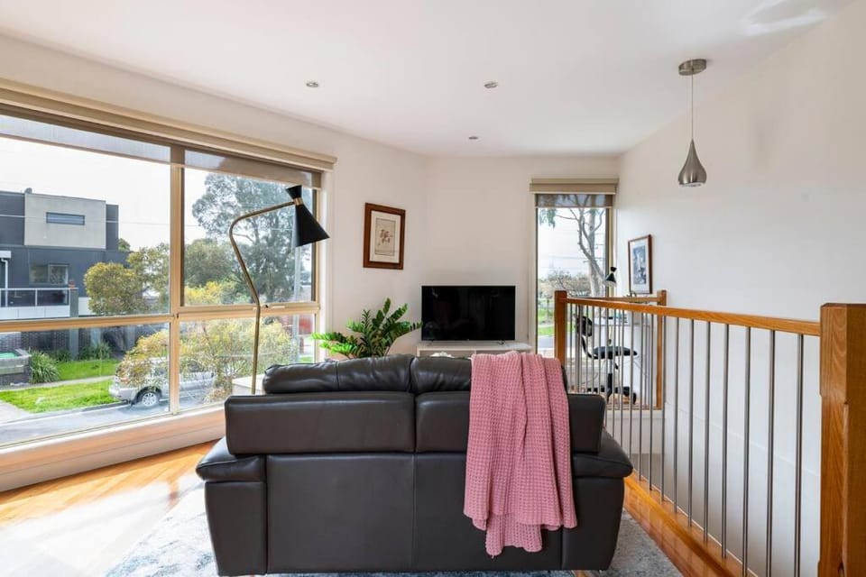 Design/bright/cosy townhouse between airport &city Apartment in Melbourne
