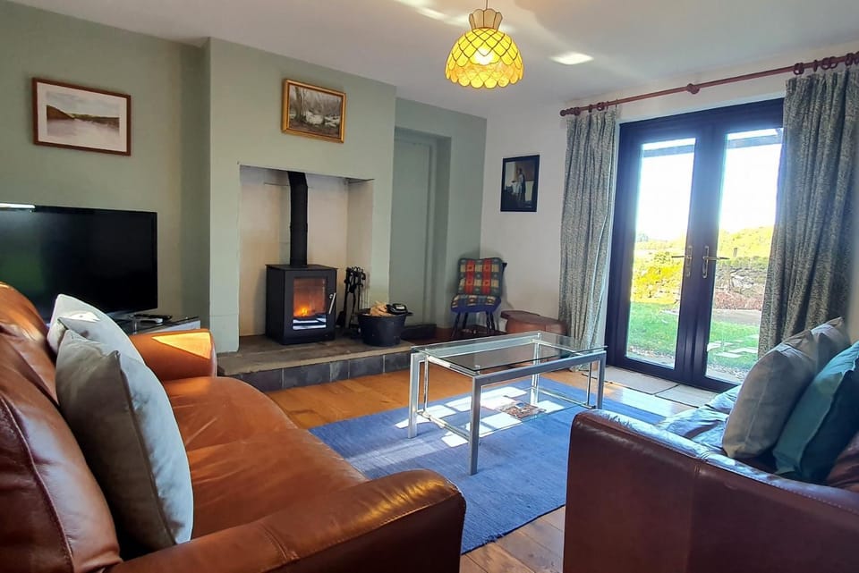 TV and multimedia, Living room, Seating area, flat iron