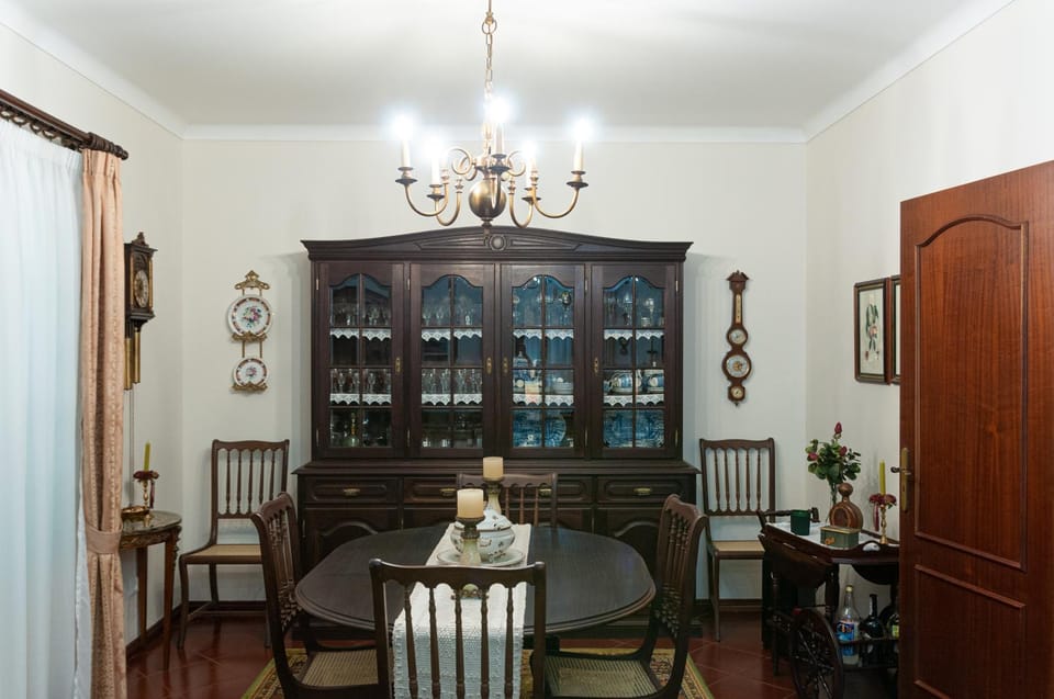 Seating area, Dining area