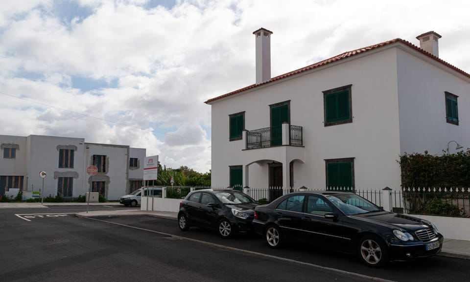 Property building, Street view, Parking