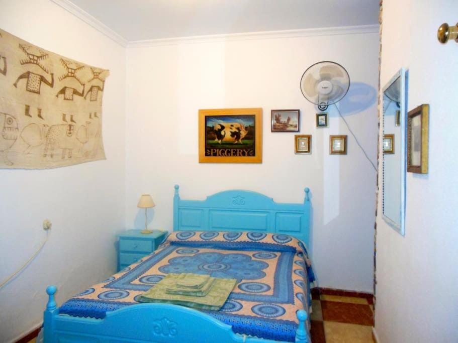 Bed, Bedroom, fireplace