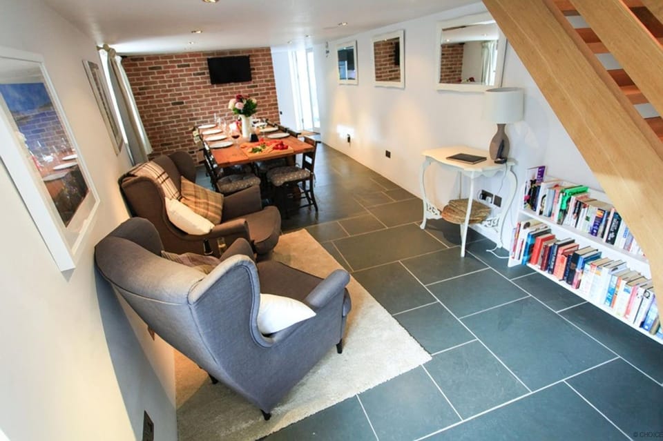 Property building, Communal lounge/ TV room