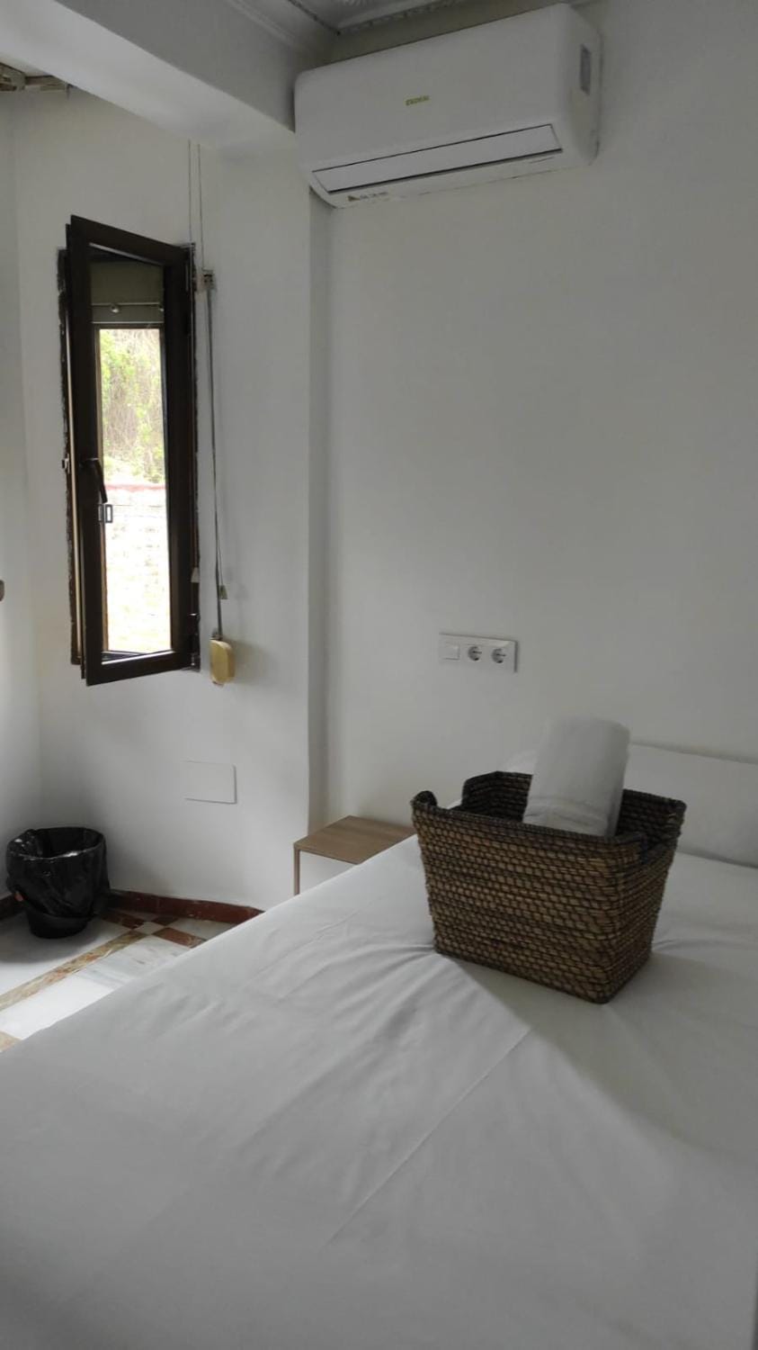Bed, Bedroom, air conditioner